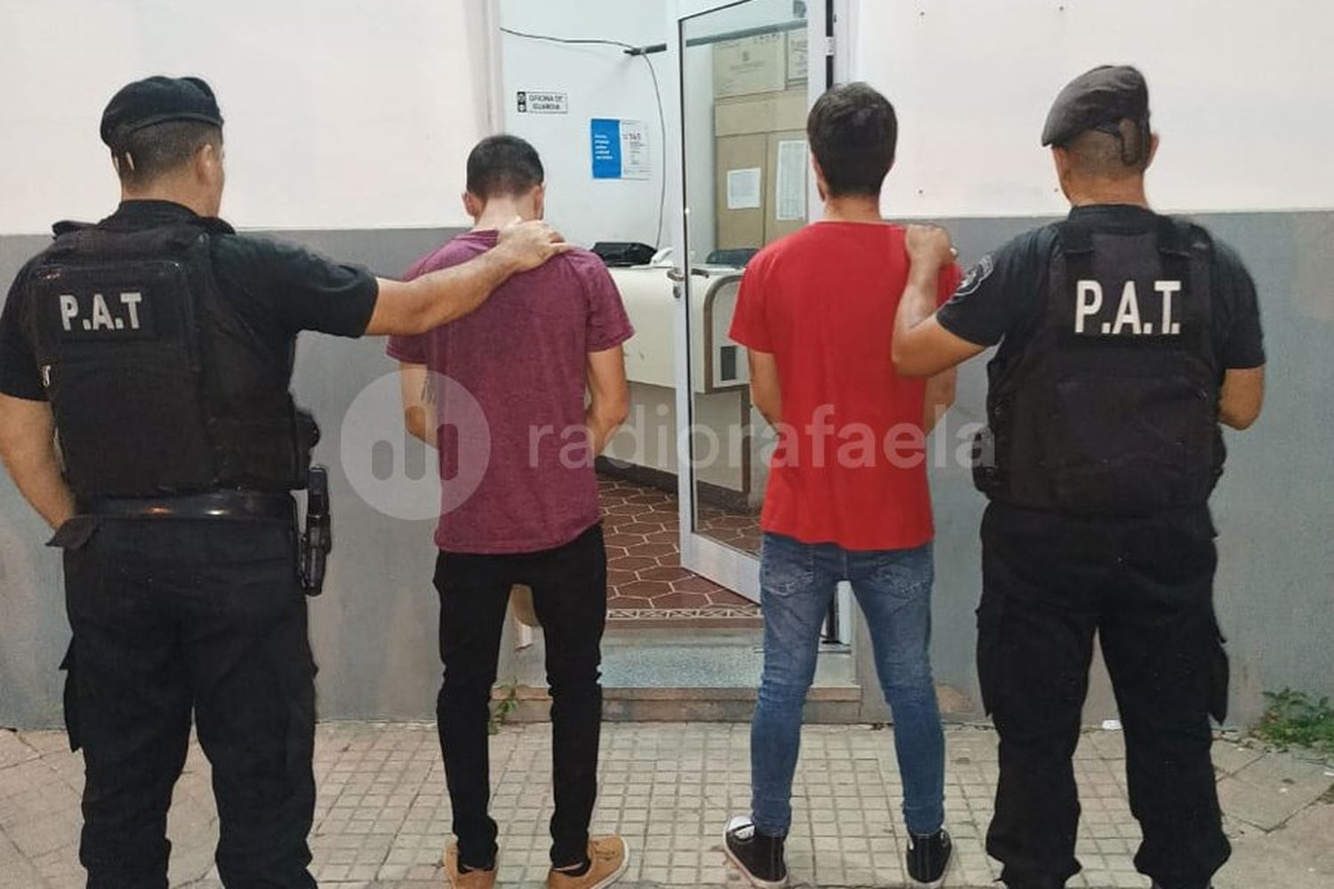 Dos estafadores detenidos en RN34: les secuestraron pesos, dólares y un celular