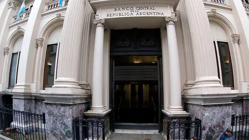 El Banco Central convalidó tasas de interés de hasta el 72 por ciento
