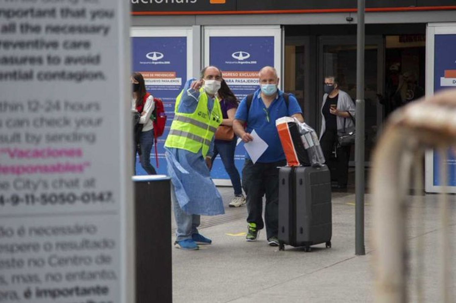 Preparan un DNU con nuevas medidas para desalentar los viajes al exterior