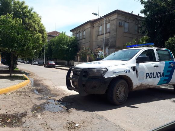 Una alumna de secundaria mordió a una docente cuando fue a separar una pelea entre chicas