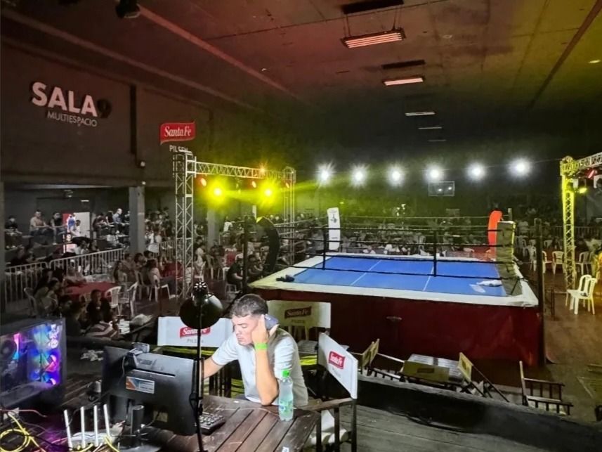 Exitosa velada boxística en el club 9 de Julio con el debut  de Daiana la "Gitana" Díaz y la presencia de la "Tigresa" Acuña.Foto:IG 9 de Julio