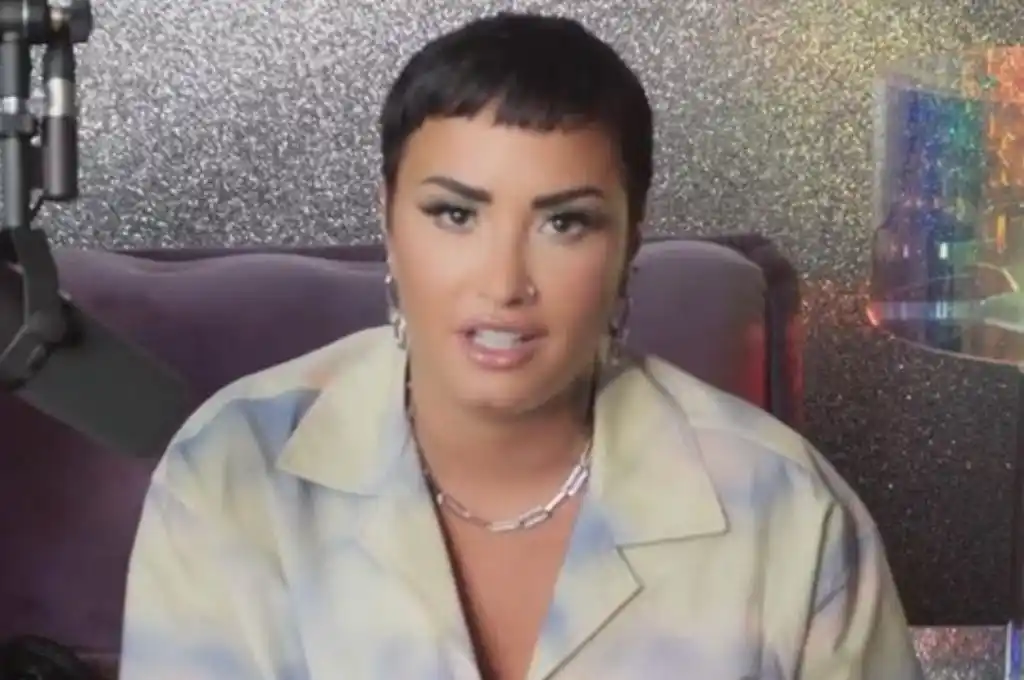 Demi Lovato revela ser no binaria