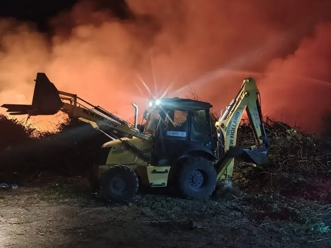 Controlaron un incendio de gran magnitud en una antigua cava de San Jerónimo Norte - 3