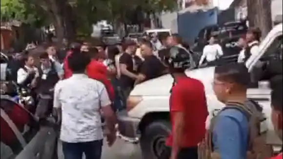 ¡UN MUERTO Y UN POLICÍA DETENIDO! Situación irregular entre el CICPC y la PNB en San Bernardino