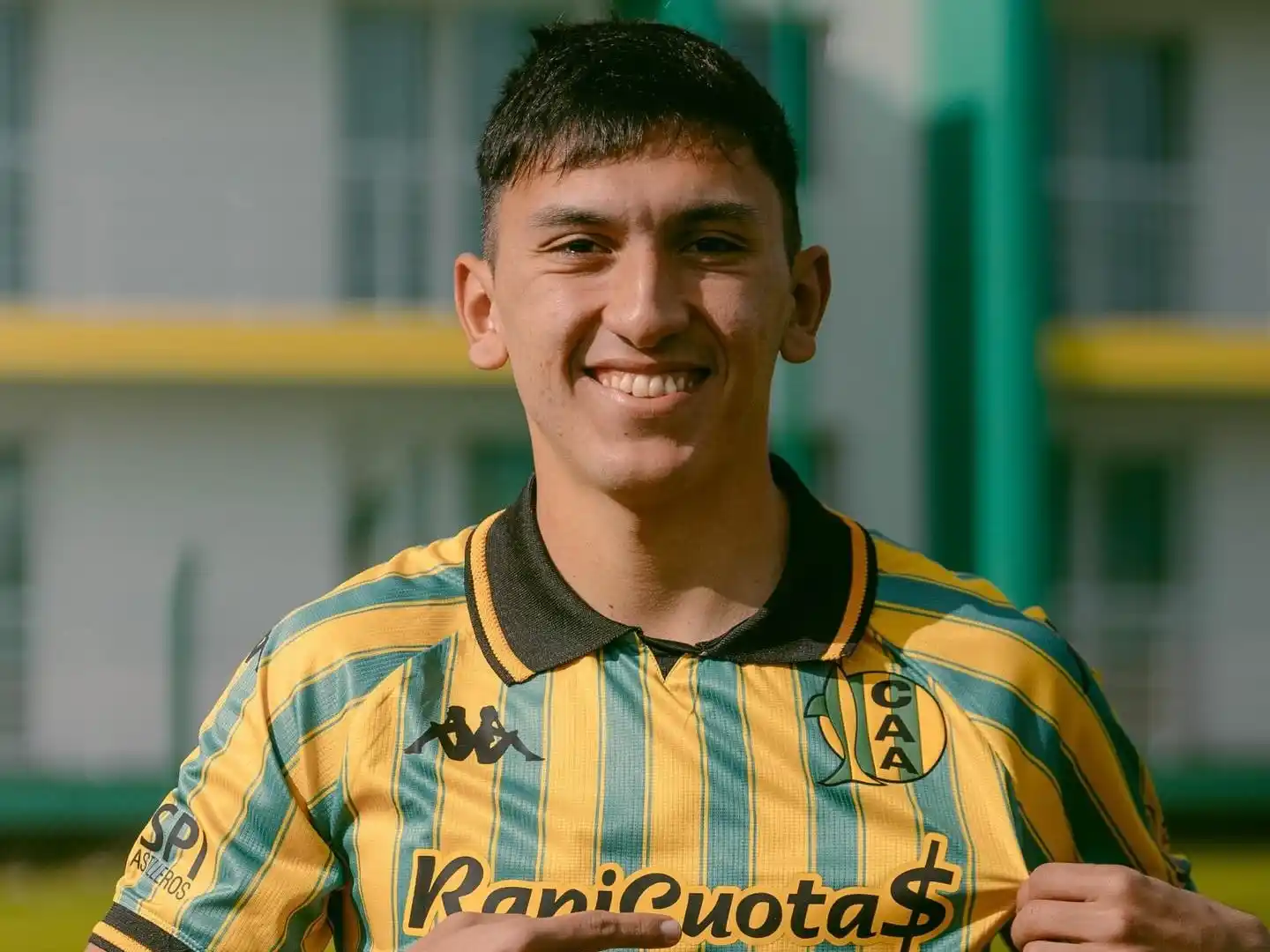 Tobías Cervera fue presentado como nuevo jugador de Aldosivi