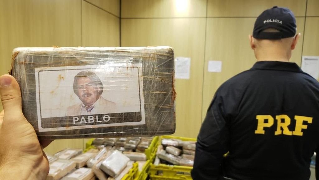 Incautaron en Brasil 899 kilos de cocaína en paquetes con fotos de Pablo Escobar