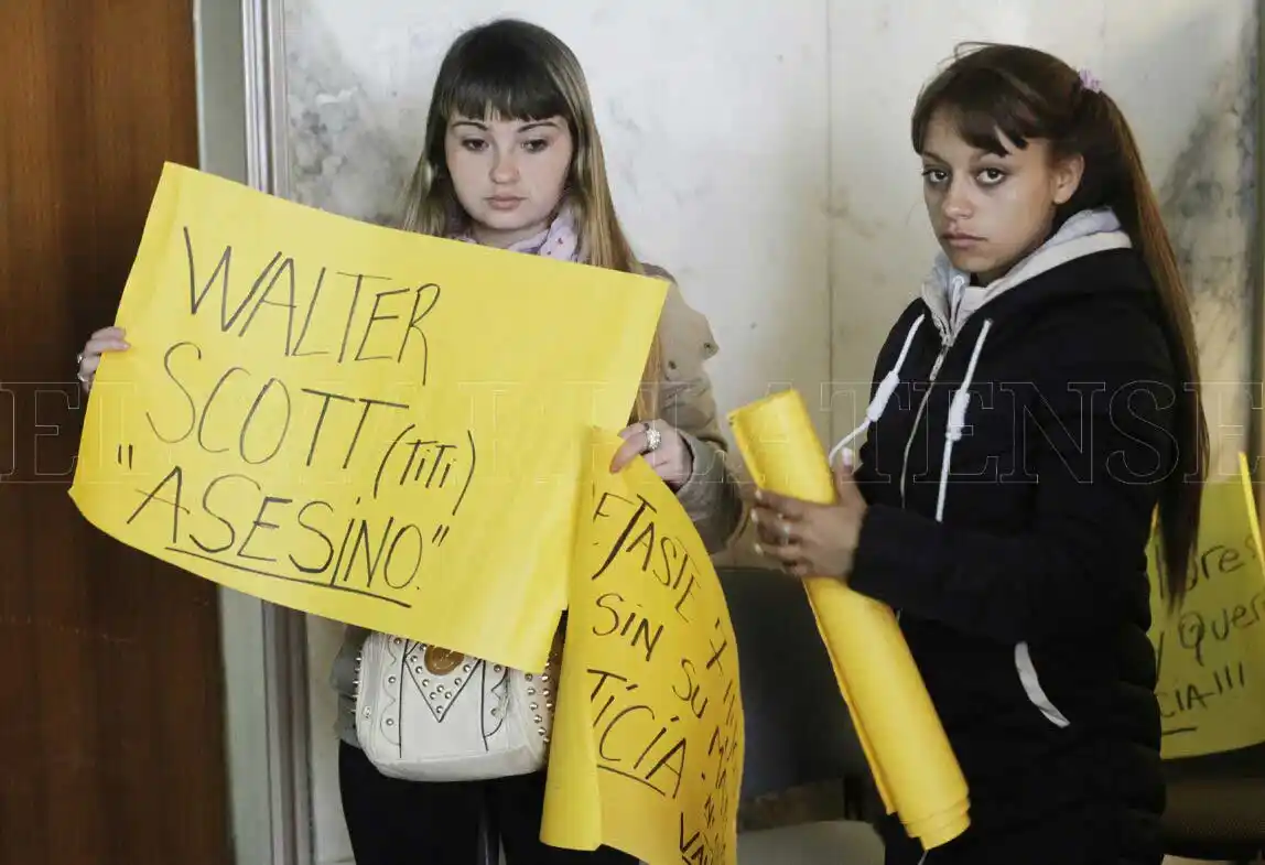 "Escott tendría que haberse metido conmigo y no con mi mamá"