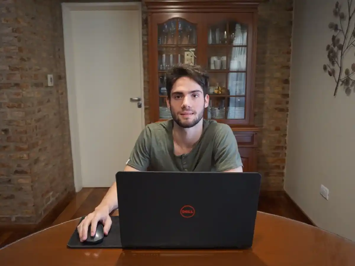 Desde el aislamiento, un chico reconvirtió un viejo  juego para ayudar a otros 