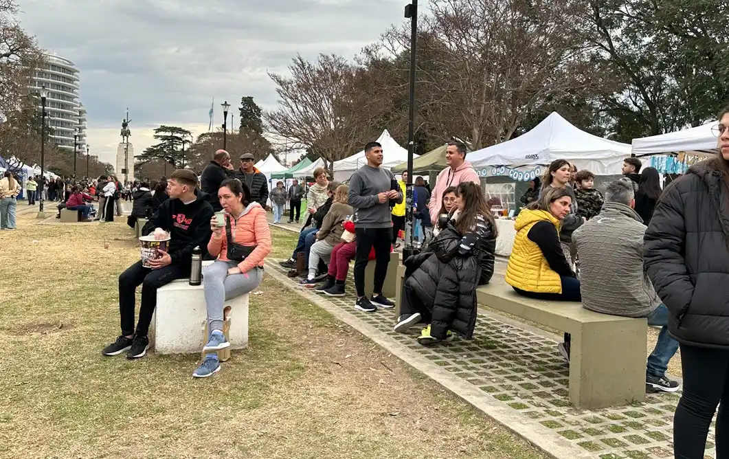La jornada gris no opacó el evento organizado por el gobierno de Venado Tuerto.