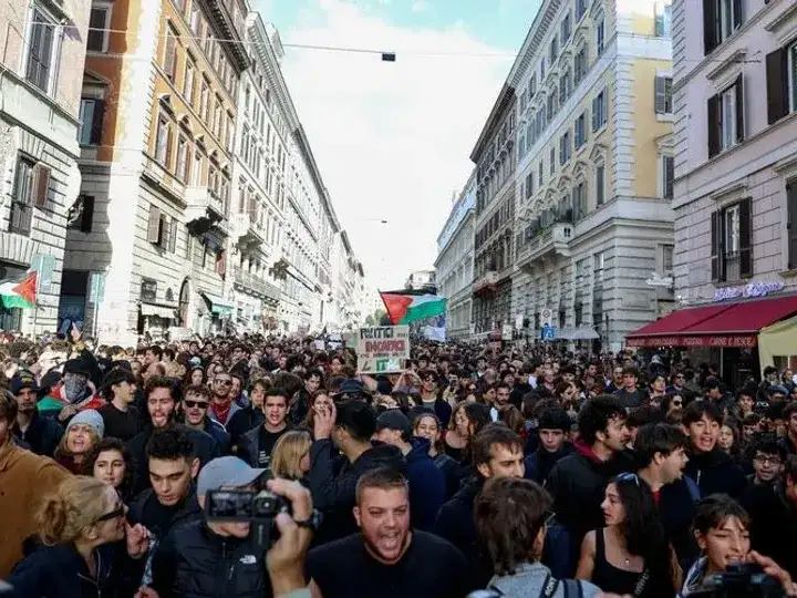 Renovadas protestas callejeras contra la política de Giorgia Meloni