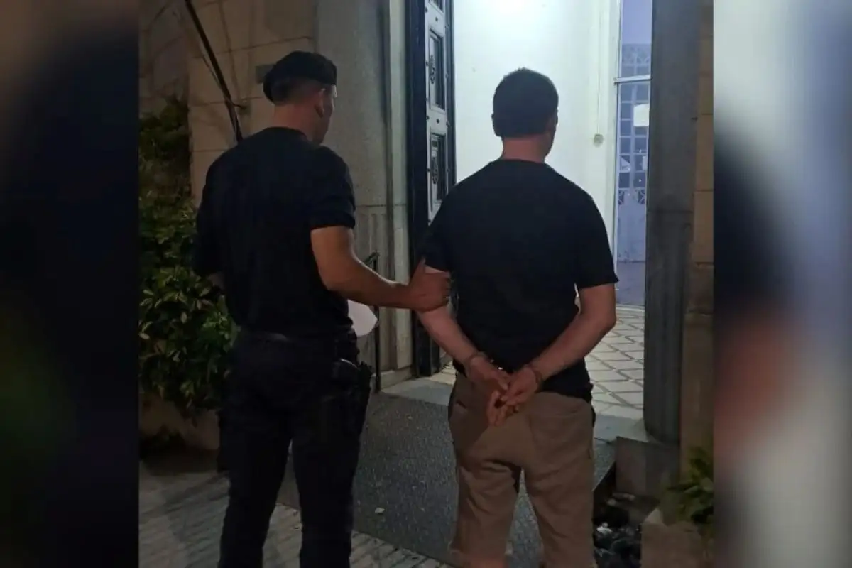 El suceso ocurrió alrededor de las 21 horas y el individuo, vecino de la zona a unas pocas cuadras del lugar.