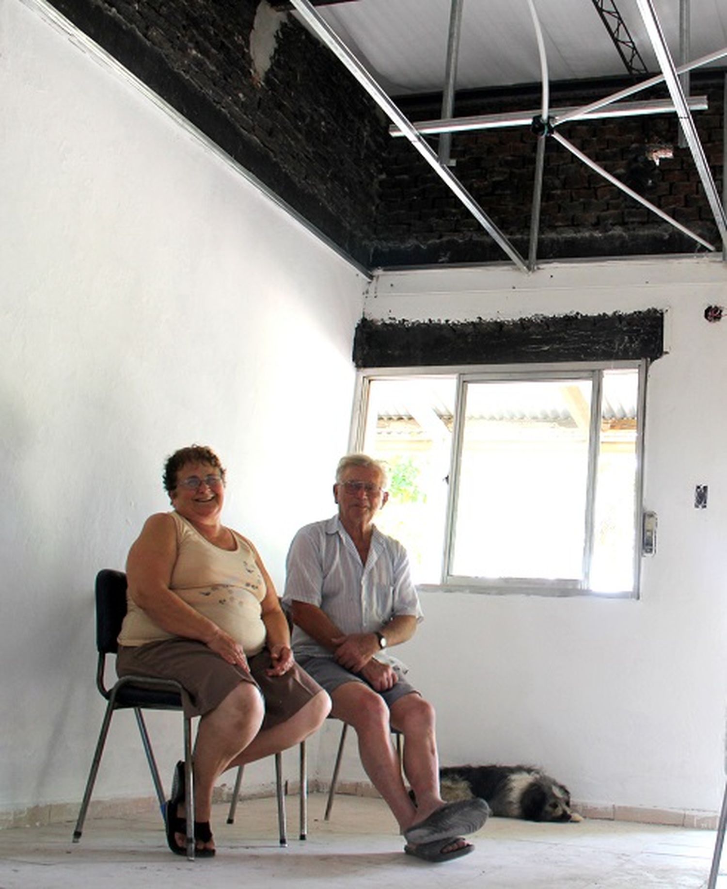 El fuego les llevó todo: Hoy reconstruyen su casa gracias a la solidaridad