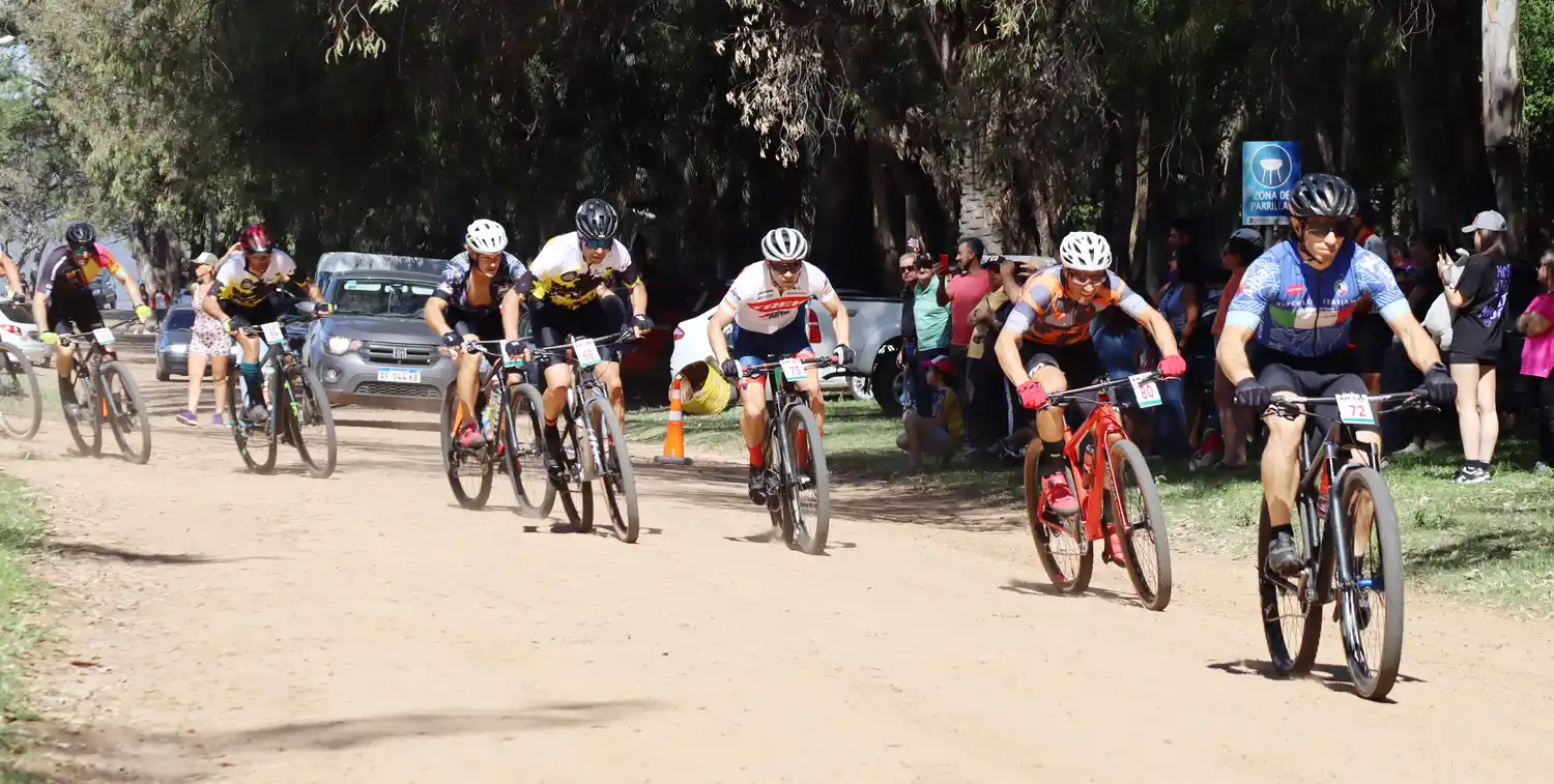  Se cerró el torneo en playa sol del lago de salto grande y se coronó a los campeones