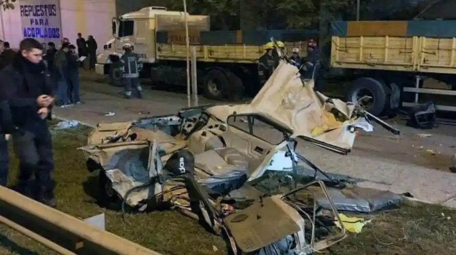 Conmoción en San Miguel del Monte: cuatro chicos murieron en el accidente