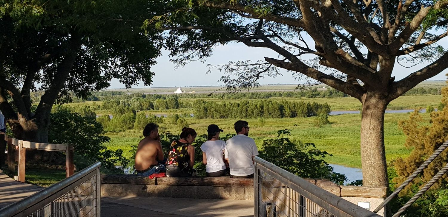 La temporada no ha sido de las mejores. Así lo expresaron algunos prestadores, que dijeron estar en desacuerdo que solo se promocione la playa de Vuelta de Obligado. Foto: La Opinión.