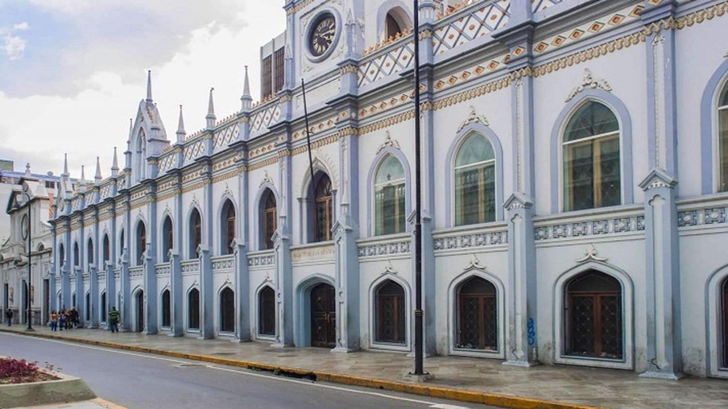 HAY QUE ASEGURAR LA VACUNA para 15 millones de venezolanos: alerta de la Academia de Medicina