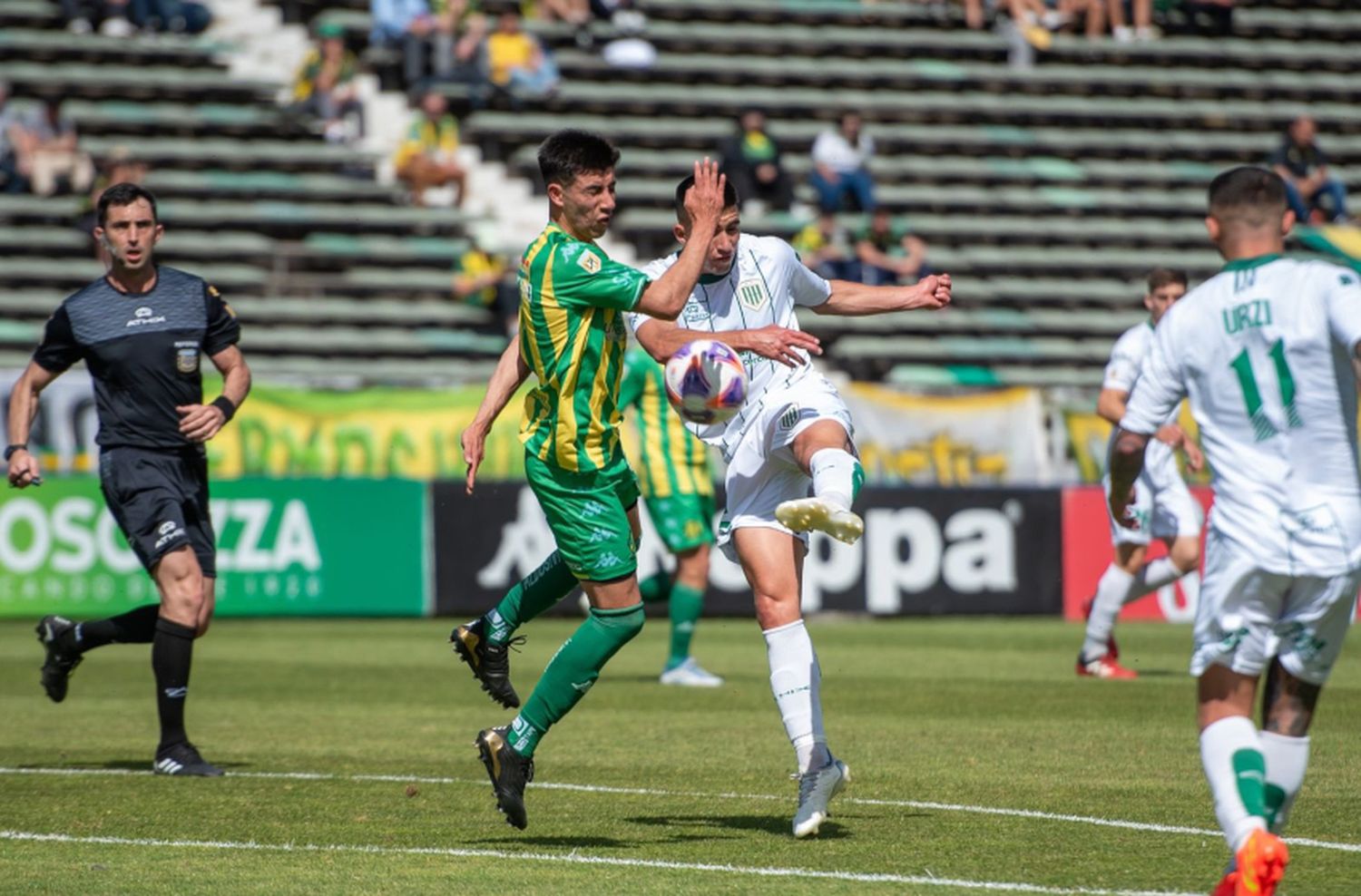 El descendido Aldosivi se despide en casa frente a Talleres