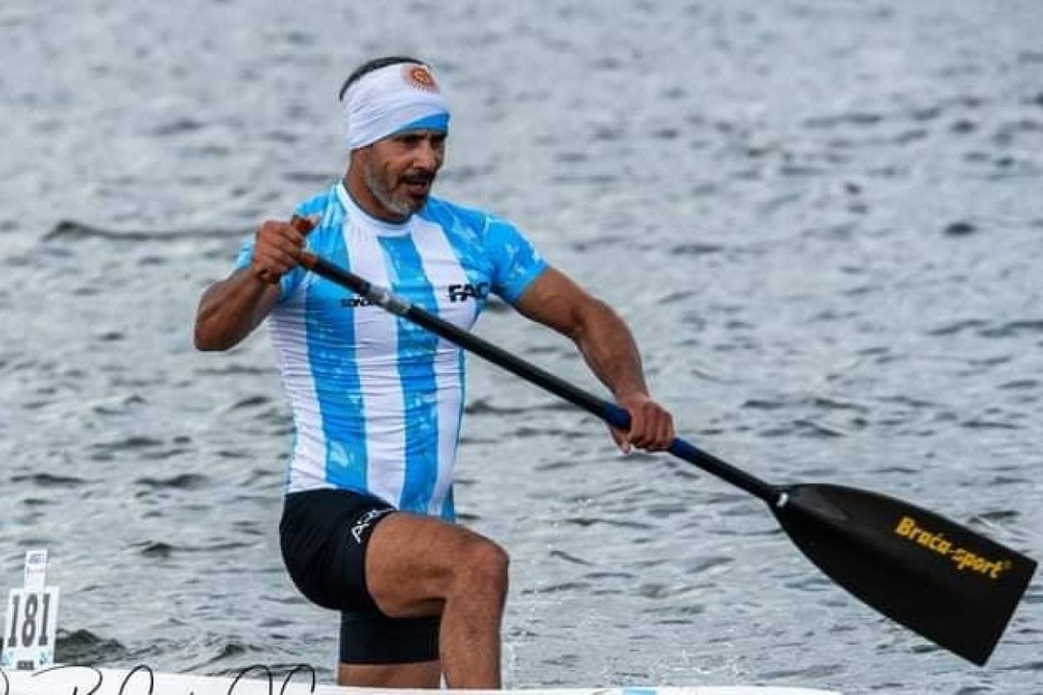 Roberto Palacios rumbo a su undécimo Mundial de Canotaje