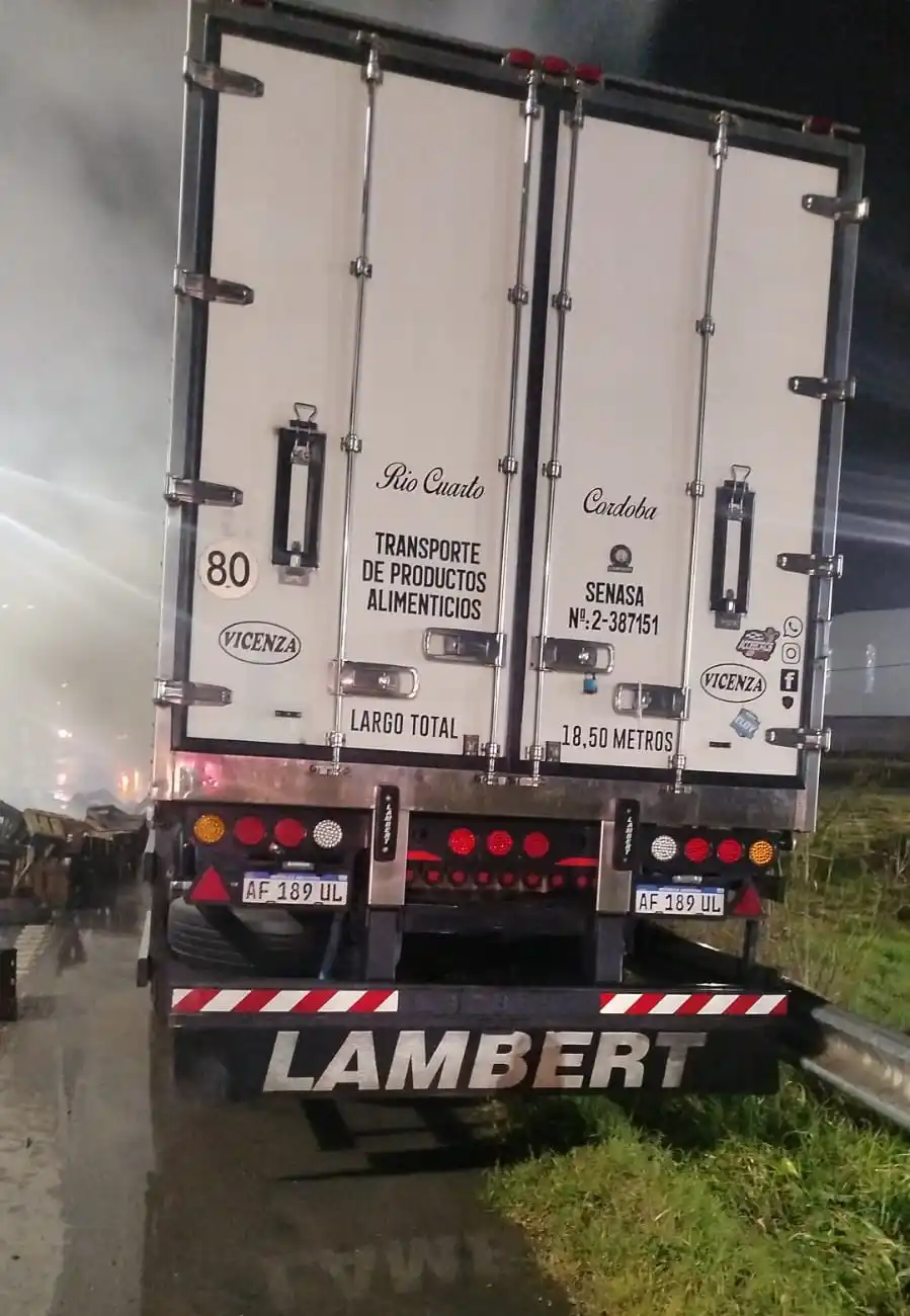 Incendio fatal en la Panamericana: murió el conductor de un camión en Fátima