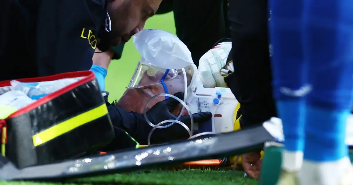 Preocupación por Dibu Martínez tras un duro choque en el partido del Chelsea