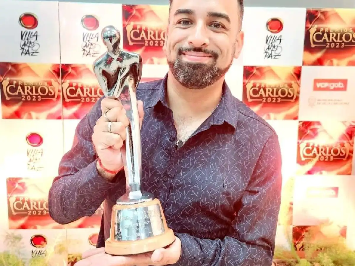 La satisfacción de Adrián Vocos luego de  ganar el Carlos a la mejor obra infantil