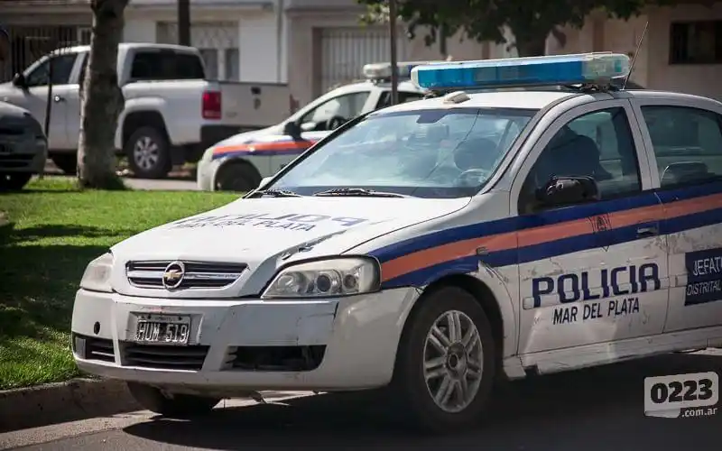 Es policía, quiso asaltar 3 comercios y fracasó en todos: Quedó detenida