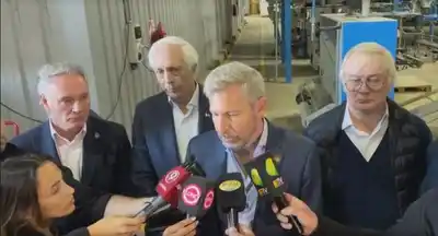 Seguí: El gobernador visitó una planta de alimentos para mascotas