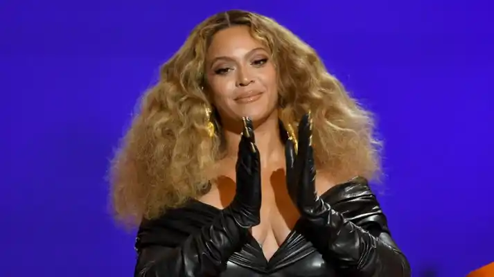 Le roban más de 1 millón de dólares a Beyoncé