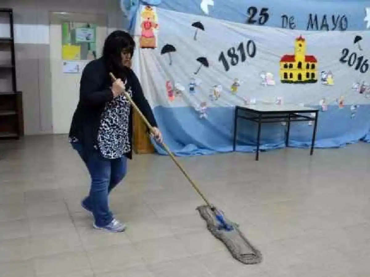 Auxiliares escolares: el conflicto  está más cerca de una solución