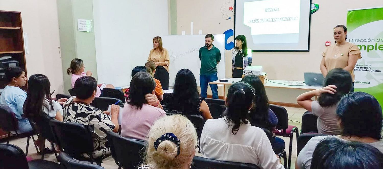 Emprendedores fueron capacitados sobre cómo desarrollar sus perfiles y fortalecer sus habilidades