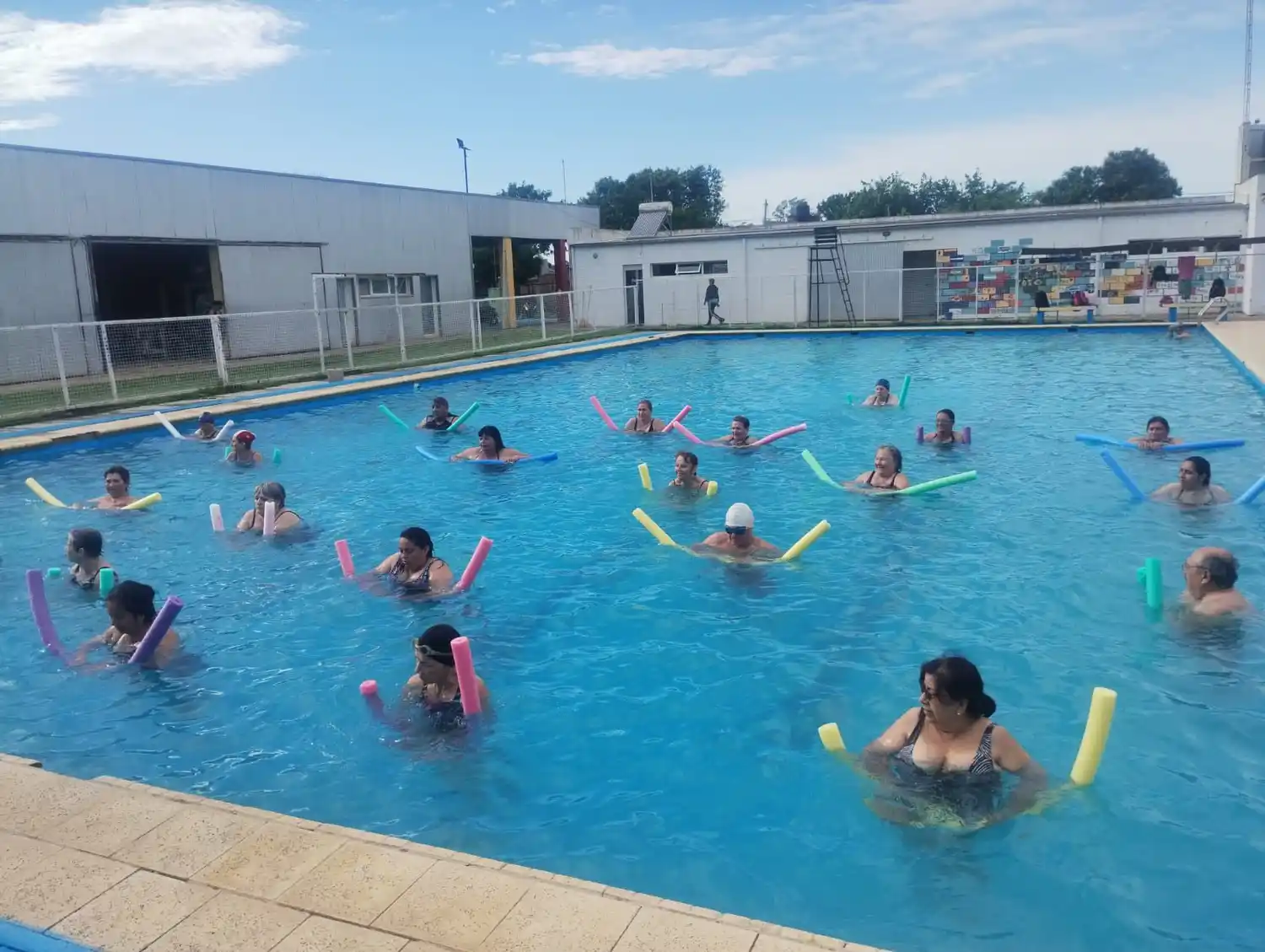Actividades en la pileta municipal