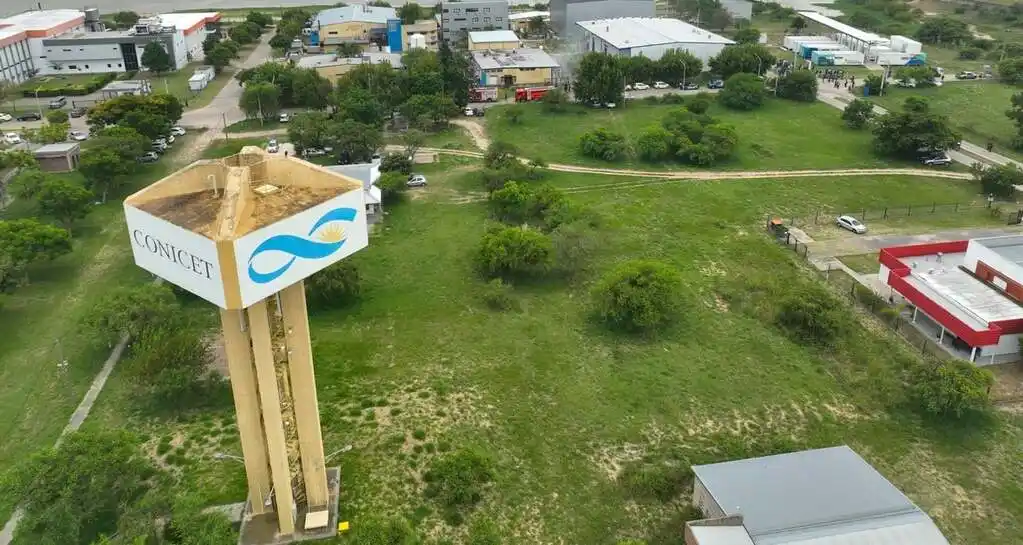 Investigadores, becarios y personal de apoyo se fueron del Conicet Santa Fe.