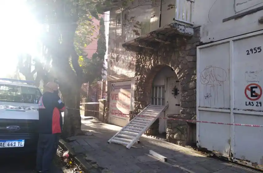 Una vez más, el desprendimiento de mampostería hirió a dos personas