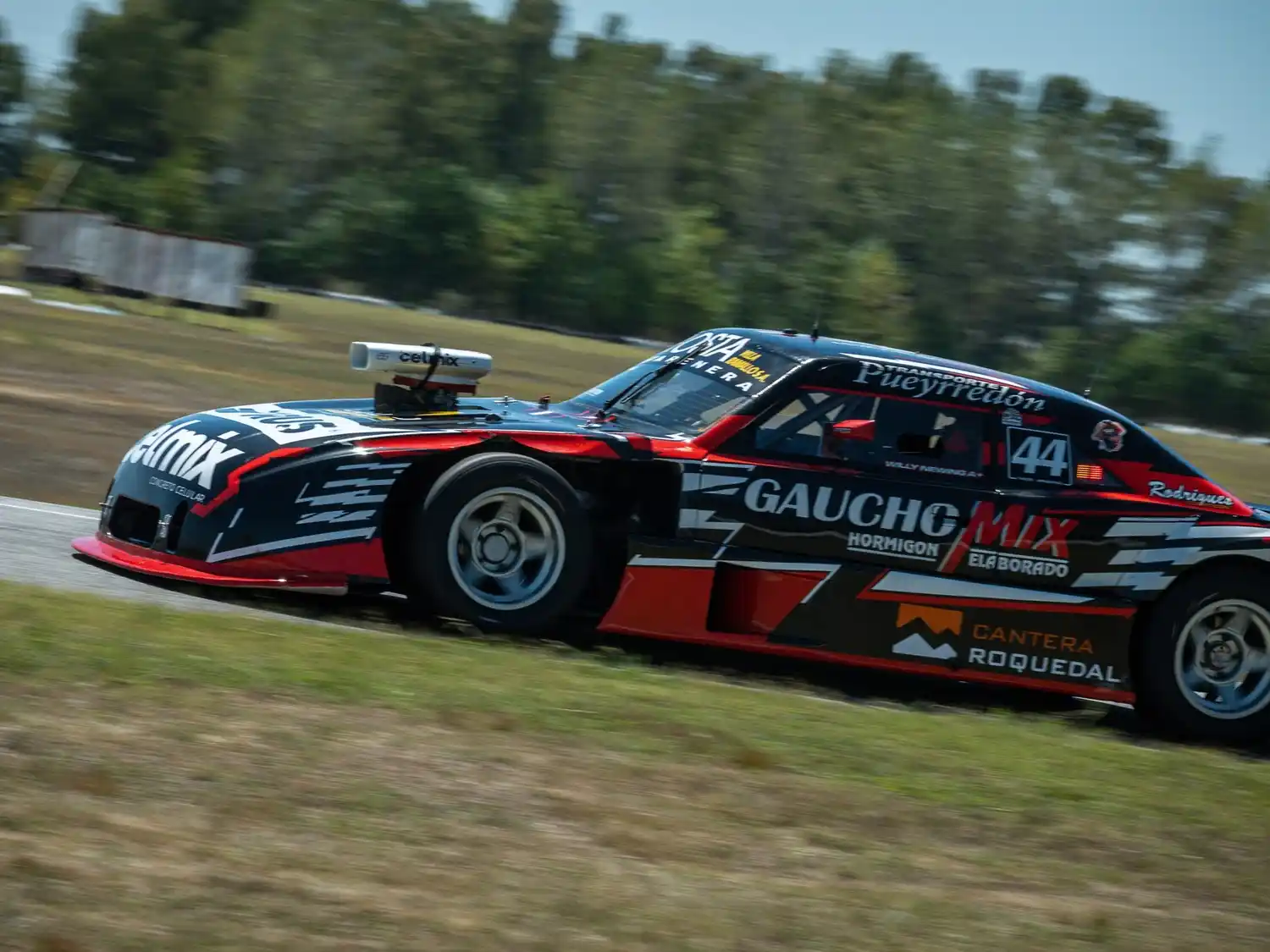 William Newing se destacó en la jornada de entrenamientos.