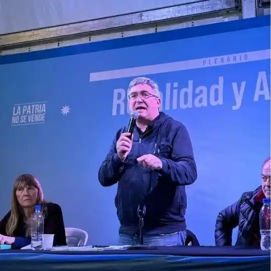 La concejal y dirigente de Federación Agraria, Nélida Sereno, junto al ministro Javier Rodríguez.