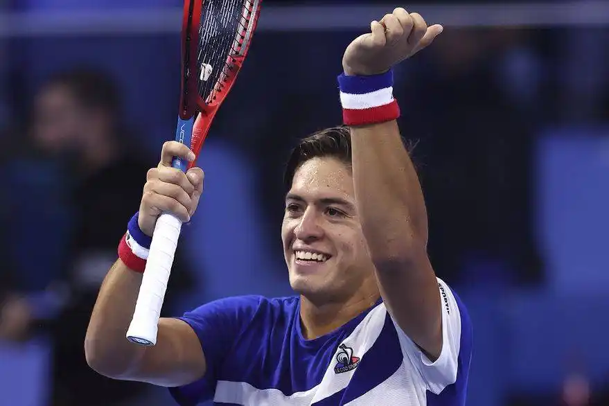 Sebastián Báez enfrenta a Carlos Alcaraz en una de las semifinales