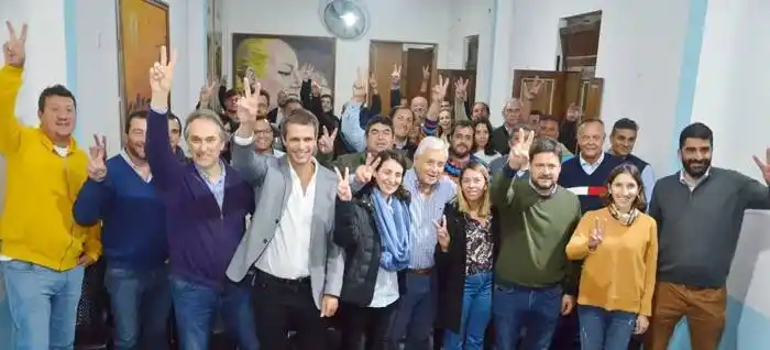 �SCon las banderas del Peronismo unido  consolidaremos la reconstrucción del país⬝