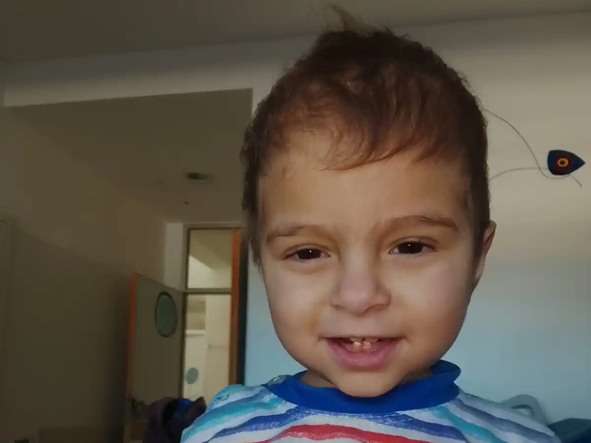 El pequeño de 3 años, tras un largo tiempo, fue diagnosticado con el síndrome de Heyn-Sproul-Jackson. Foto: Gentileza.