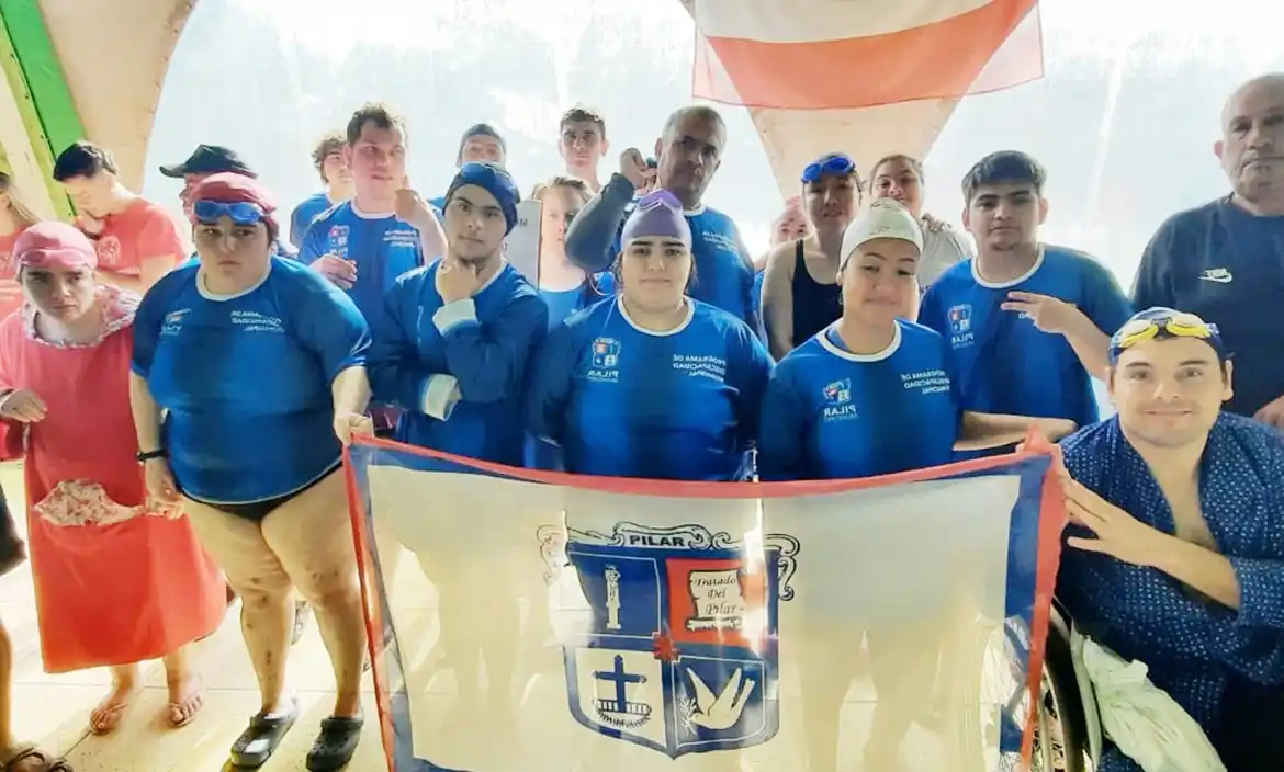 Gran actuación de la Escuela Municipal de Natación PCD en un torneo en San Fernando