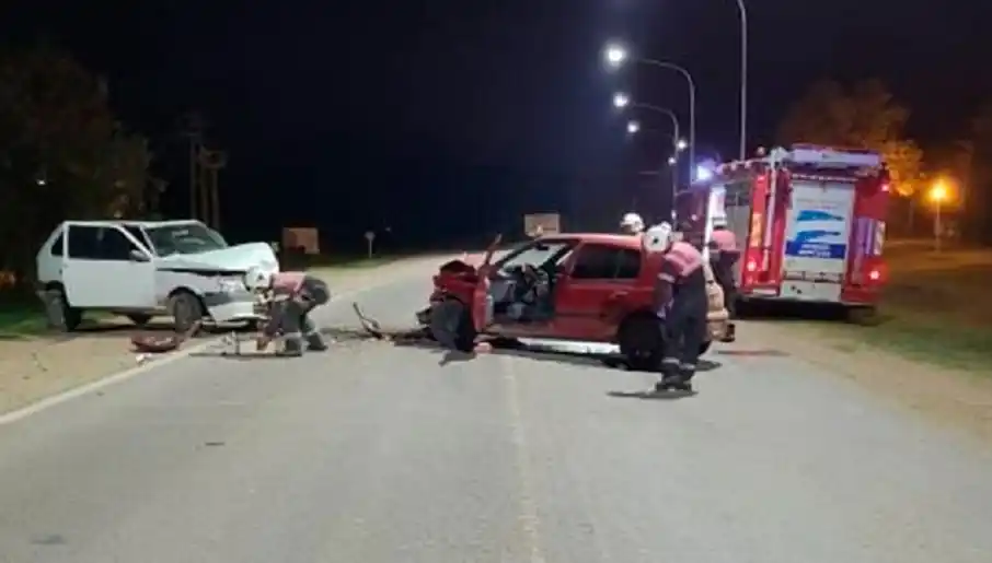 Dos autos chocaron de frente en una ruta entrerrnana: no hubo personas lesionadas