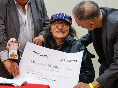 Charly García fue declarado Doctor Honoris Causa de la Universidad de Buenos Aires