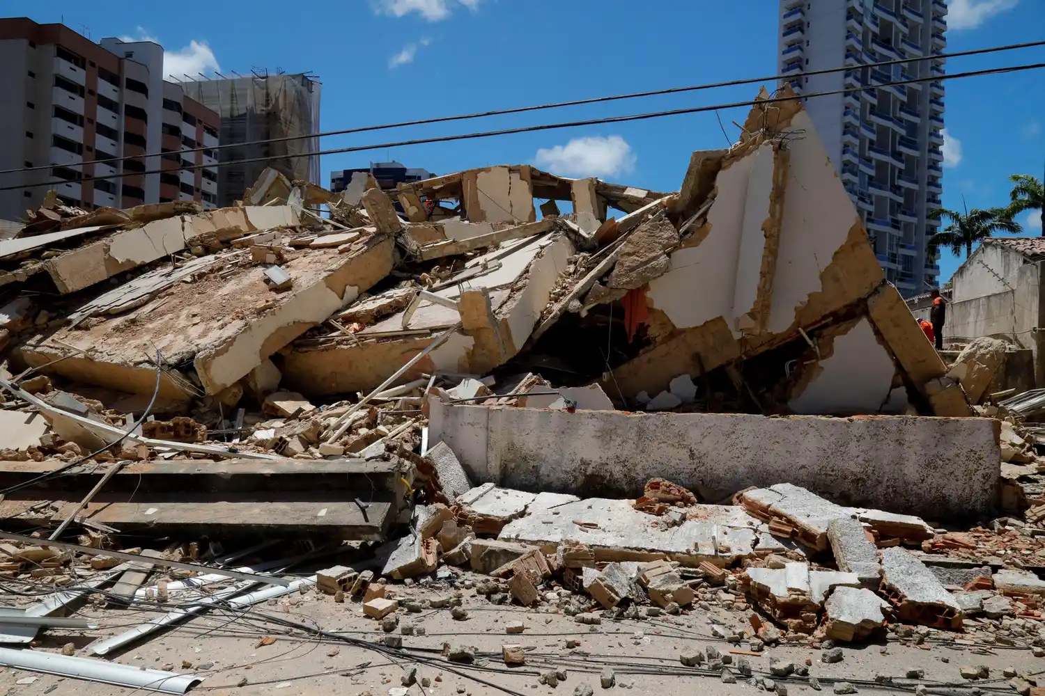 Se derrumbó un edificio en Brasil: hay varias personas atrapadas