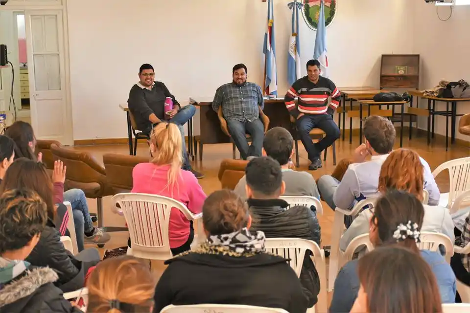 Emprendedores se capacitan y planifican proyectos