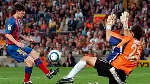 A quince años del primer gol oficial de Lionel Messi