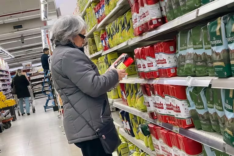 La inflación de octubre fue de 8,3% y acumuló 142,7% en el último año