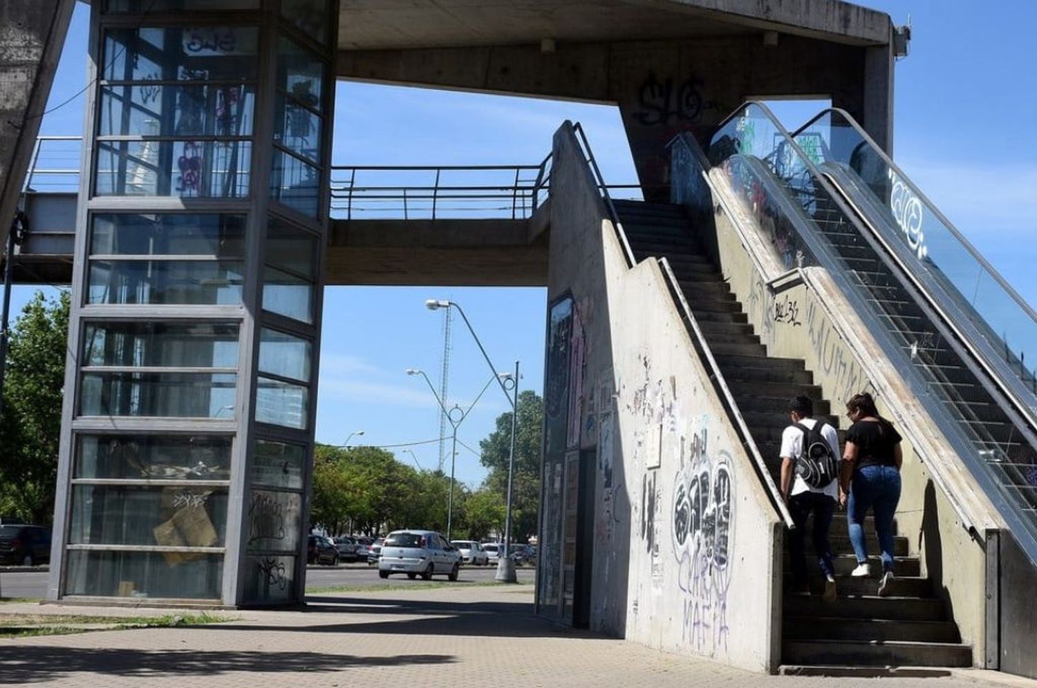 Santa Fe: repararán el ascensor del puente peatonal que va al Puerto