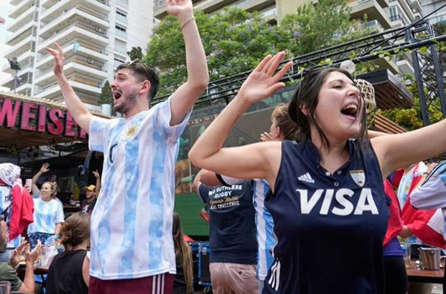 Gastronómicos de Rosario celebraron por partida doble el campeonato de la Selección: «Fue un día extraordinario con respecto a las ventas»