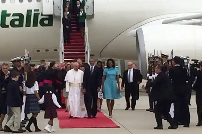 Francisco llegó a Estados Unidos y fue recibido por Barack Obama