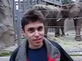 Karim, en el primer video que tuvo YouTube.
