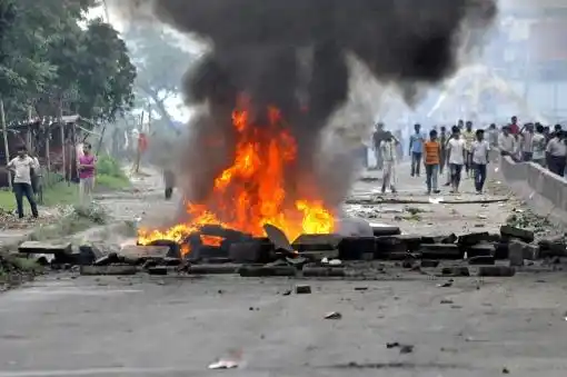 21 muertos luego de dos días  de protestas en Bangladesh